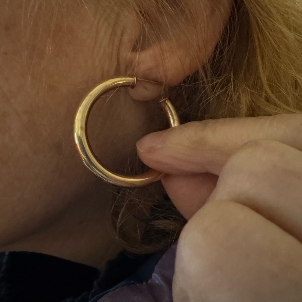Heavy 14k Yellow gold Hoop Earrings - Picture 6 of 8